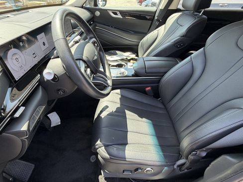 Used 2025 Genesis GV80 2.5T Standard image 11