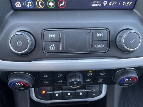 Used 2023 GMC Acadia SLE w/ Driver Convenience Package image 30