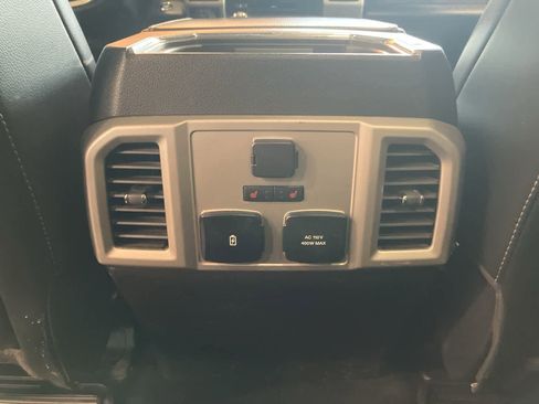 Used 2018 Ford F150 Lariat w/ Equipment Group 502A Luxury AWD/4WD image 33