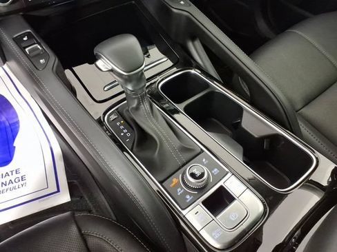 Used 2024 Kia Telluride EX w/ EX Captain's Chair Package AWD/4WD image 24