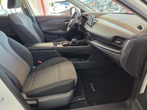 Used 2023 Nissan Rogue SV FWD image 13
