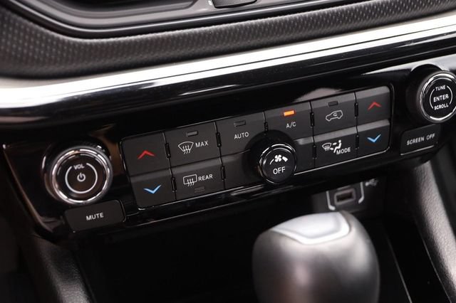 Used 2025 Jeep Compass Trailhawk AWD/4WD image 17