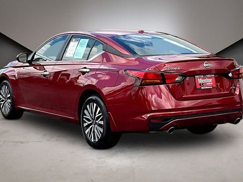 Certified 2024 Nissan Altima 2.5 SV w/ SV Premium Package AWD/4WD image 4