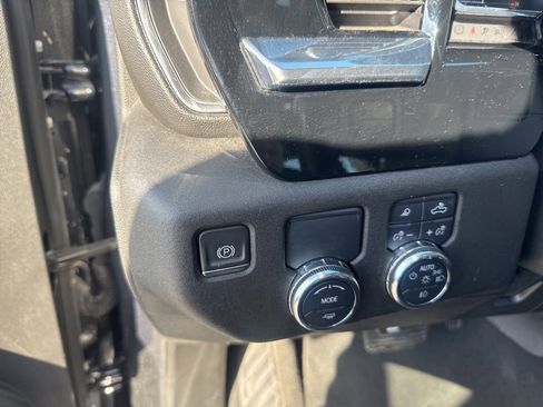 Used 2024 GMC Sierra 1500 SLT image 13