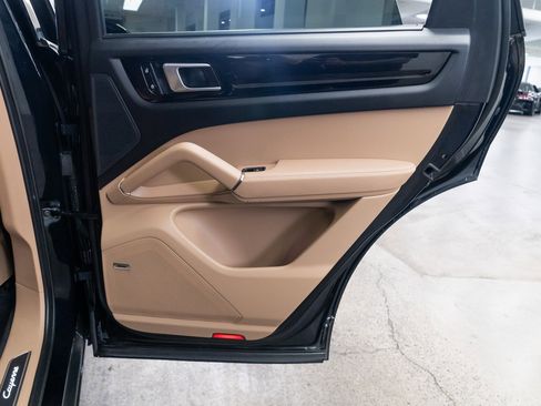 Used 2023 Porsche Cayenne image 22