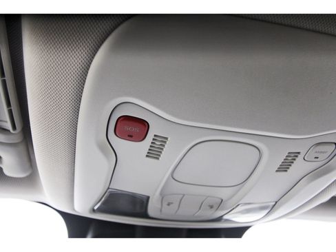 Used 2023 Jeep Renegade Latitude AWD/4WD image 24