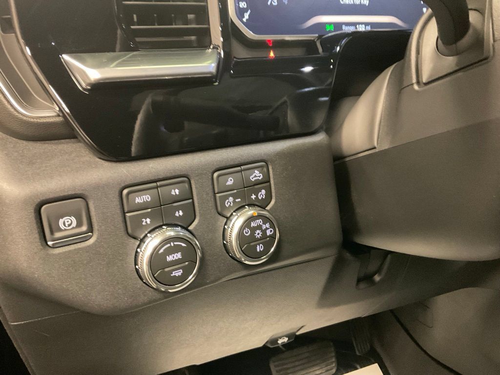 Used 2026 GMC Sierra 1500 Elevation w/ Elevation Premium Package AWD/4WD image 14