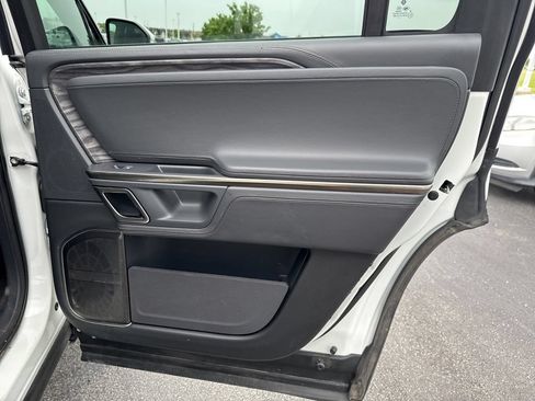 Used 2022 Rivian R1S Launch Edition AWD/4WD image 39