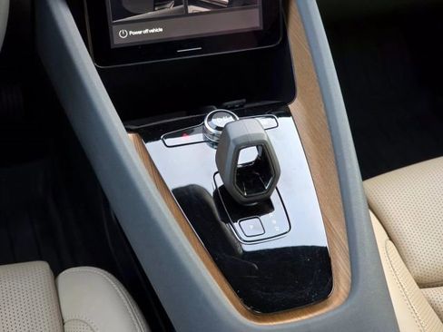 Used 2022 Polestar Polestar 2 Long Range Dual Motor w/ Plus Package image 19