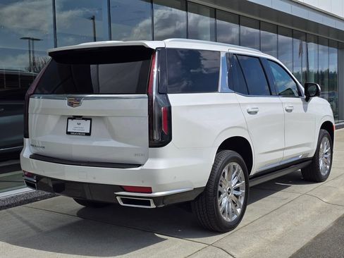 Used 2024 Cadillac Escalade Premium Luxury w/ Performance Package AWD/4WD image 5