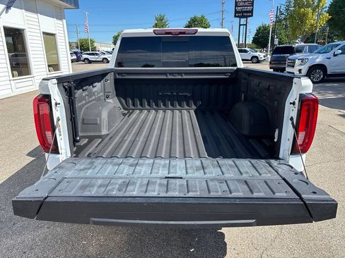 Certified 2022 GMC Sierra 1500 AT4 w/ AT4 Premium Package AWD/4WD image 10
