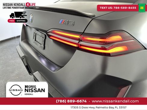 Used 2025 BMW M5 w/ Carbon Package image 29