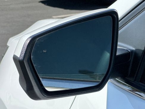 Used 2024 Chevrolet Equinox LT image 51