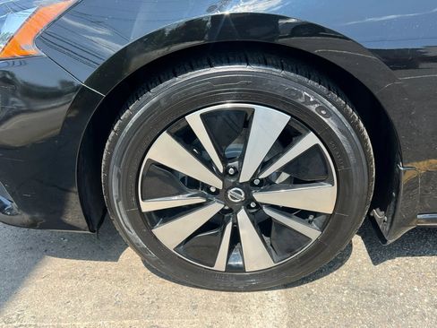 Used 2022 Nissan Altima 2.5 SV FWD image 10
