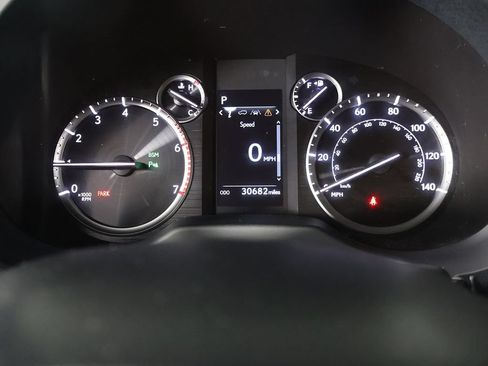 Used 2023 Lexus GX 460 w/ Black Line Special Edition AWD/4WD image 43