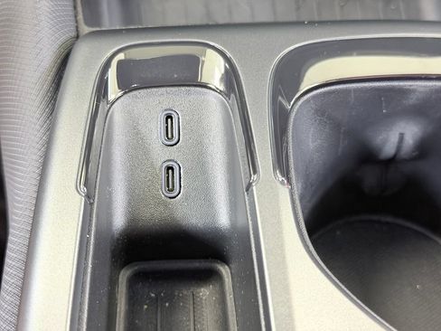 Used 2025 Chevrolet Equinox EV RS FWD image 46