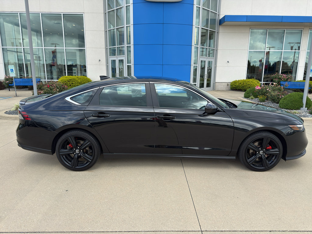 Used 2023 Honda Accord Sport image 4