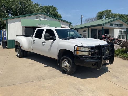 Used 2010 Chevrolet Silverado 3500 LT AWD/4WD image 3