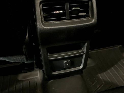 Used 2018 Ford Edge SE FWD image 10