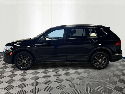 Used 2022 Volkswagen Tiguan SE AWD/4WD image 2
