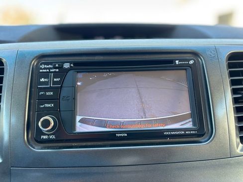 Used 2013 Toyota Sienna XLE image 22