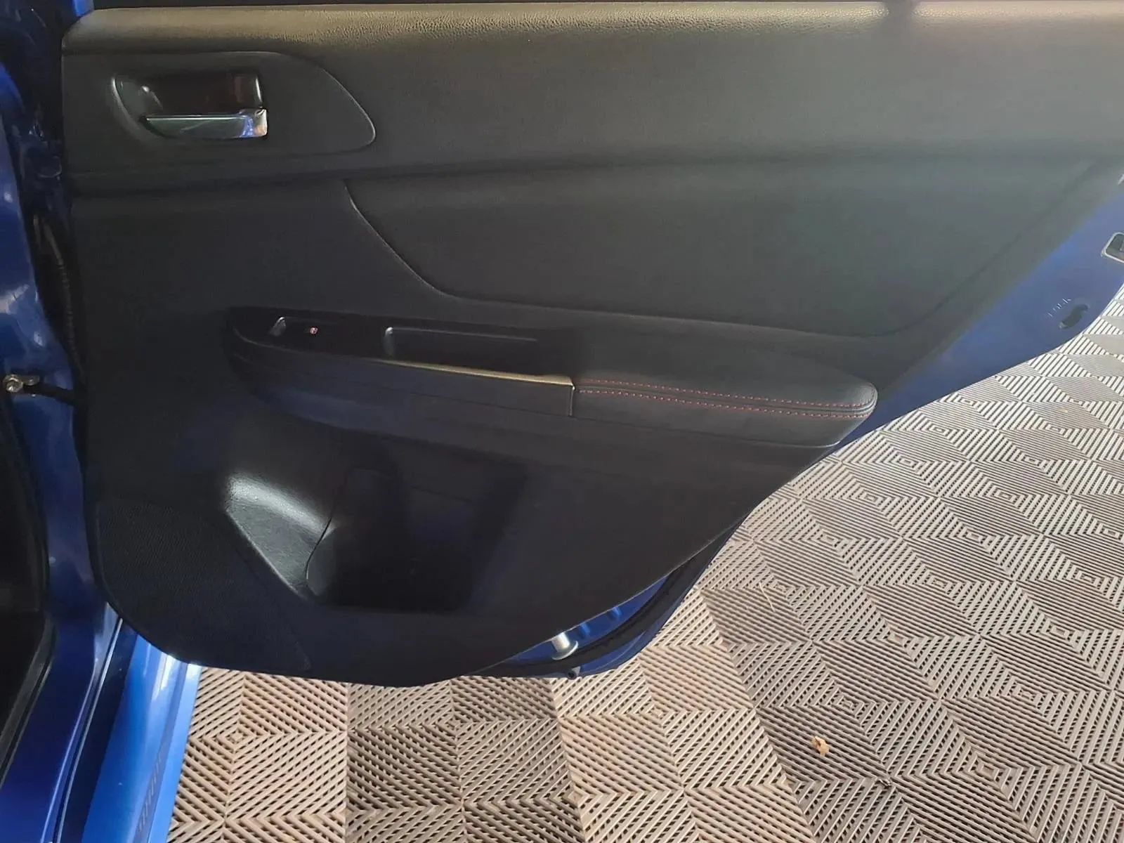 Used 2015 Subaru WRX AWD/4WD image 8