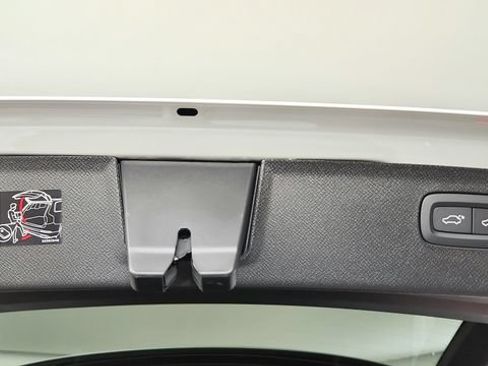 Certified 2026 Volvo XC90 B6 Plus w/ Protection Package Premier AWD/4WD image 45