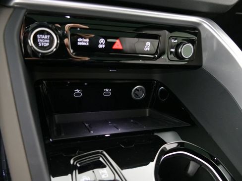 Certified 2025 Audi Q5 Premium w/ Convenience Package AWD/4WD image 21