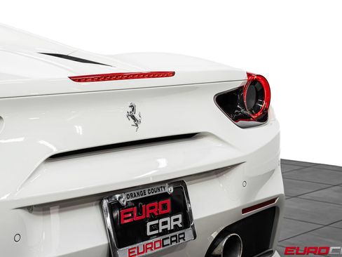 Used 2019 Ferrari 488 Spider RWD image 24
