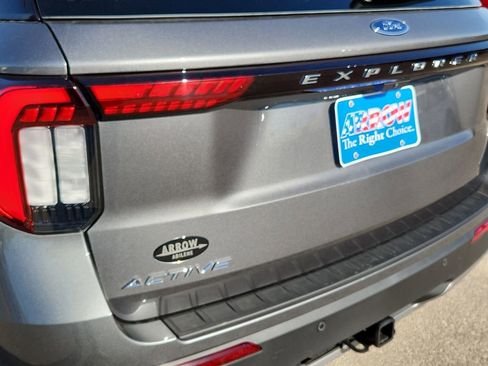 New 2026 Ford Explorer Active w/ Active Comfort Package image 18