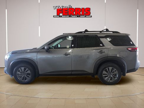 Used 2025 Nissan Pathfinder SV AWD/4WD image 2