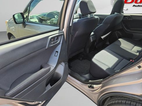Used 2015 Subaru Forester 2.5i Premium AWD/4WD image 44
