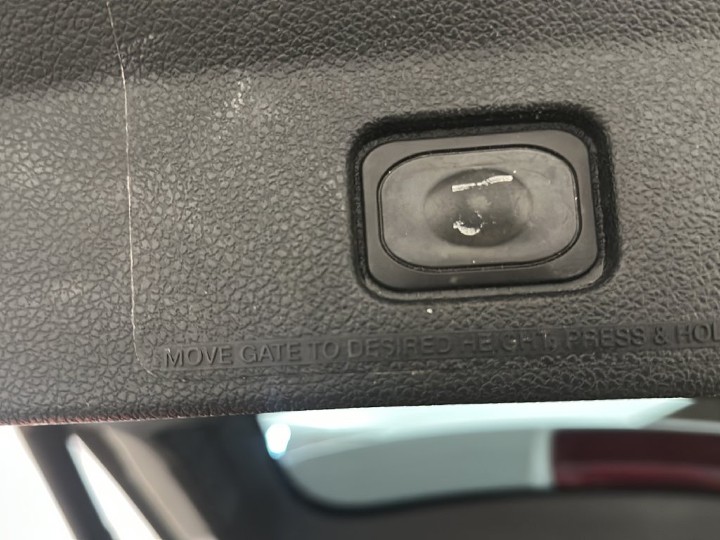 Used 2019 Ford Explorer XLT w/ Equipment Group 202A AWD/4WD image 23