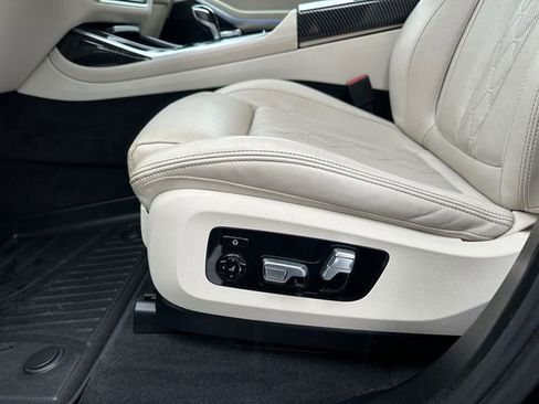 Used 2022 BMW X7 xDrive40i w/ M Sport Package image 21