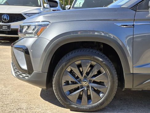 Used 2023 Volkswagen Taos S image 11