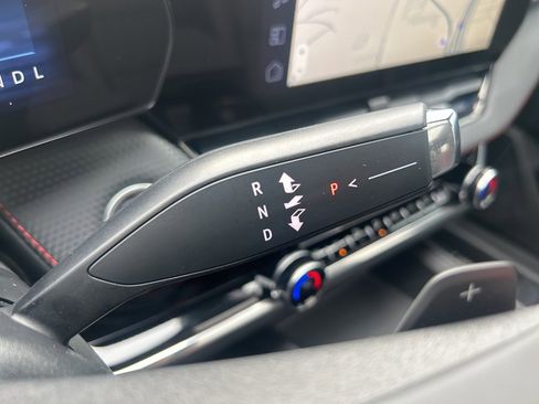 Used 2025 Chevrolet Equinox RS image 37