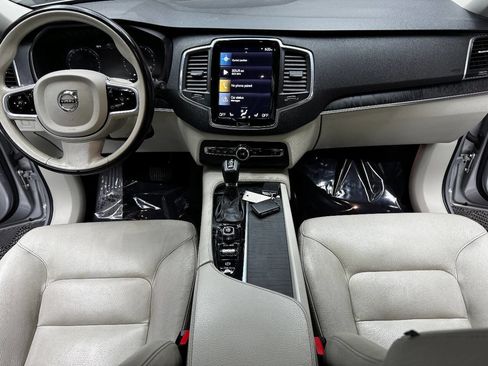Used 2020 Volvo XC90 T5 Momentum w/ Protection Package Premier image 37