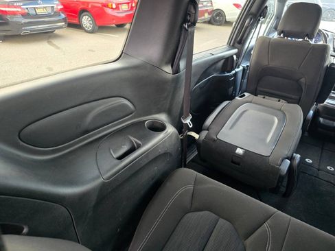 Used 2020 Chrysler Pacifica Touring w/ Advanced Safetytec Group FWD image 51