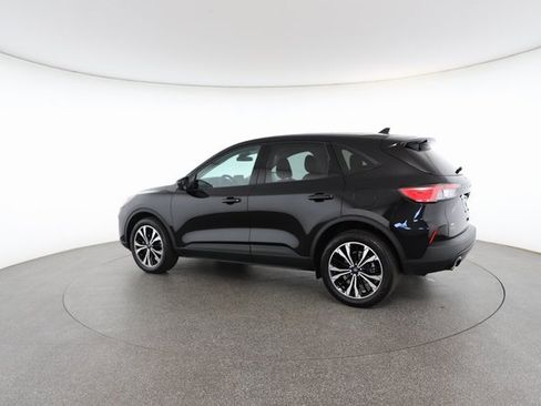 Used 2022 Ford Escape SE w/ SE Sport Appearance Package image 9