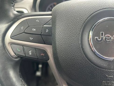 Used 2018 Jeep Grand Cherokee Overland AWD/4WD image 19