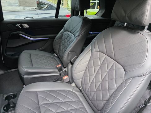 Certified 2024 BMW X7 xDrive40i w/ M Sport Package image 15