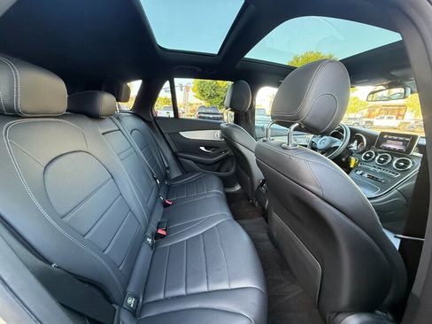 Used 2019 Mercedes-Benz GLC 300 w/ Premium Package image 36