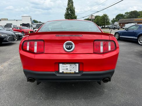 Used 2011 Ford Mustang GT RWD image 4