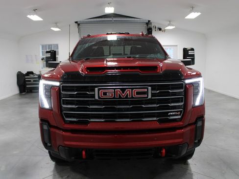 Used 2024 GMC Sierra 2500 AT4 w/ AT4 Premium Plus Package image 3