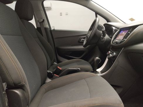 Used 2020 Chevrolet Trax LS FWD image 21