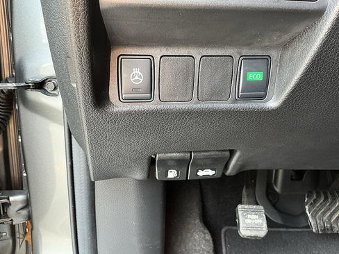 Used 2017 Nissan Rogue Sport SL image 14