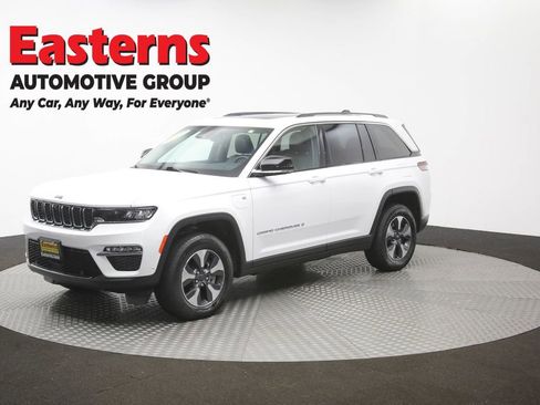 Used 2022 Jeep Grand Cherokee Limited 4xe w/ Luxury Tech Group II AWD/4WD image 59