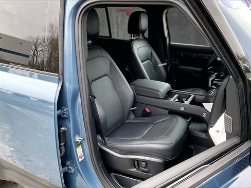 Used 2024 Land Rover Defender 110 S image 29