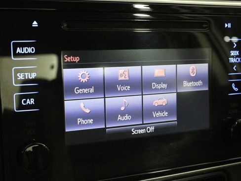 Used 2017 Toyota Corolla LE image 34