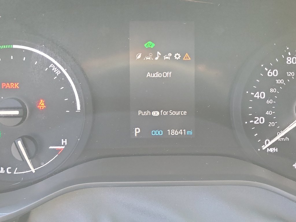 Used 2023 Toyota Sienna XLE FWD image 13